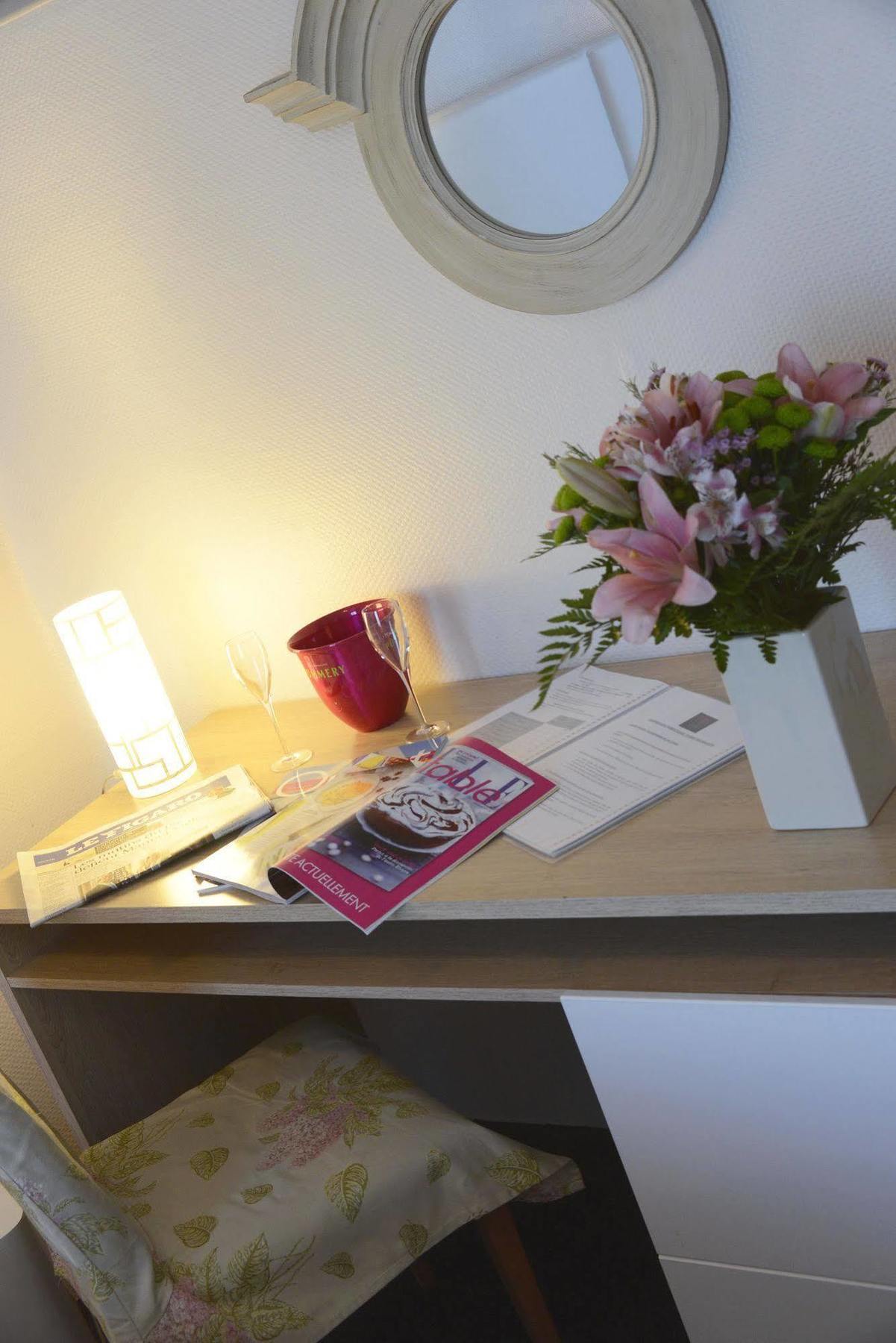Hotel Le Berry Saint-Nazaire Luaran gambar